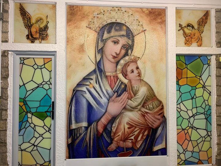 永援聖母玻璃畫